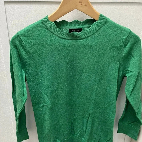 Halogen Sweaters - Green 3/4 length scallop neck lightweight Halogen sweater size xs